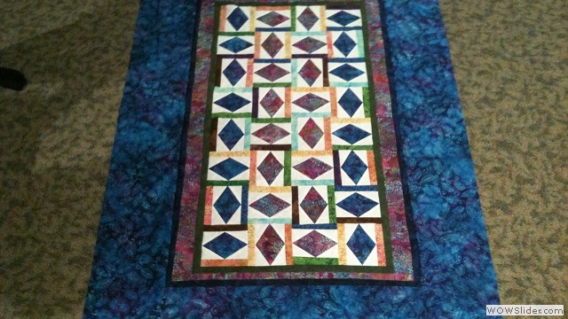 Interwoven diamond top